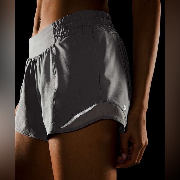C - Lululemon Hotty Hot Low-Rise Lined Short 4" - Picture 6 of 7